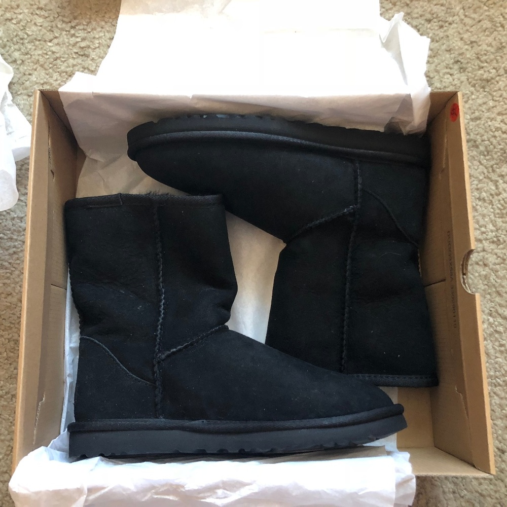 UGG Women's Classic Short